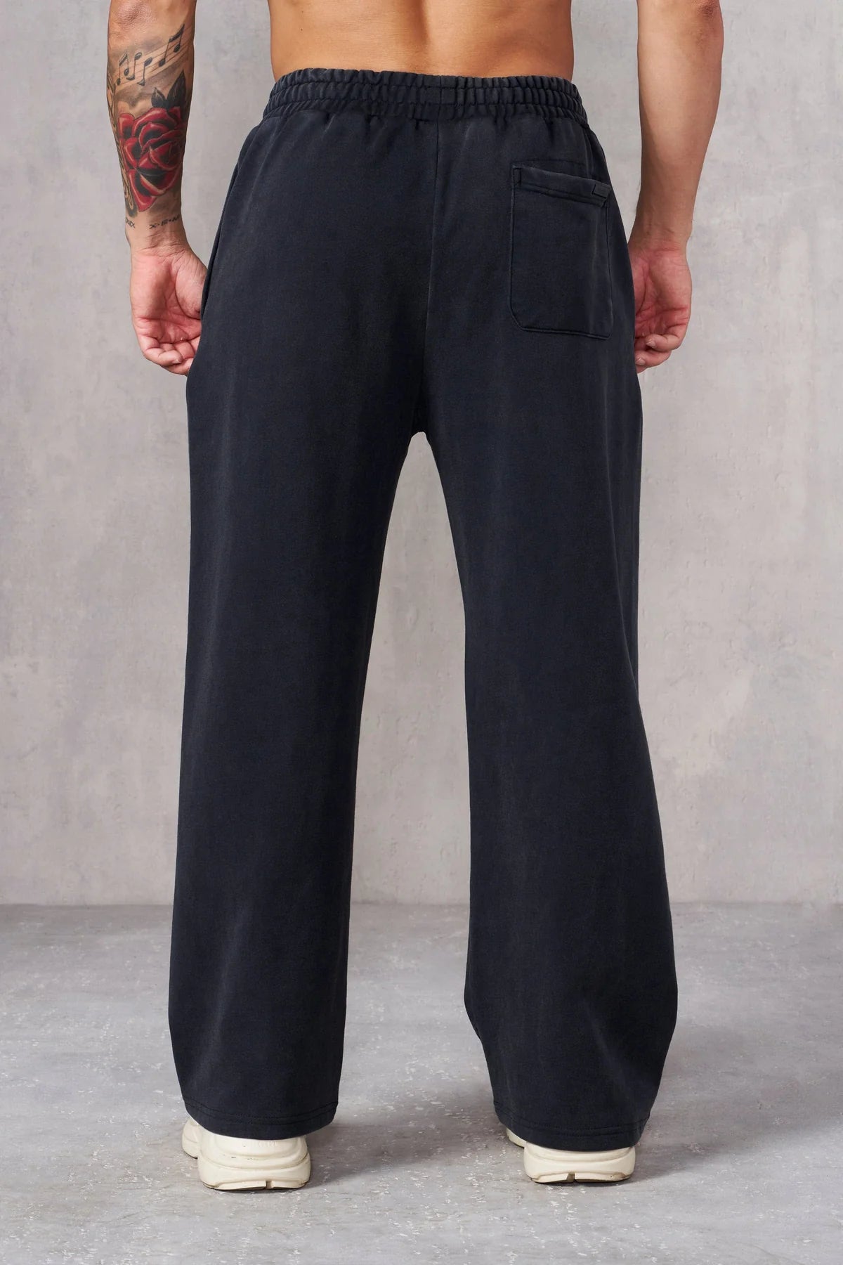 CLASSIC BAGGY SWEATS