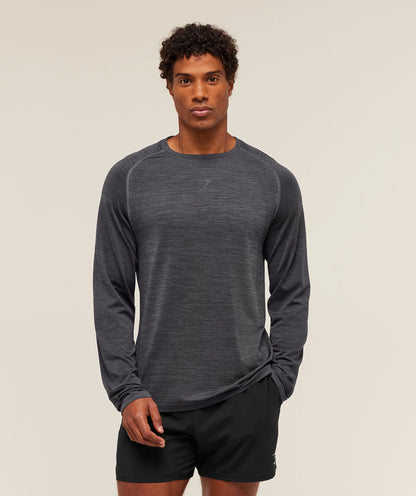 VERSATILE SEAMLESS LONG SLEEVE T-SHIRT