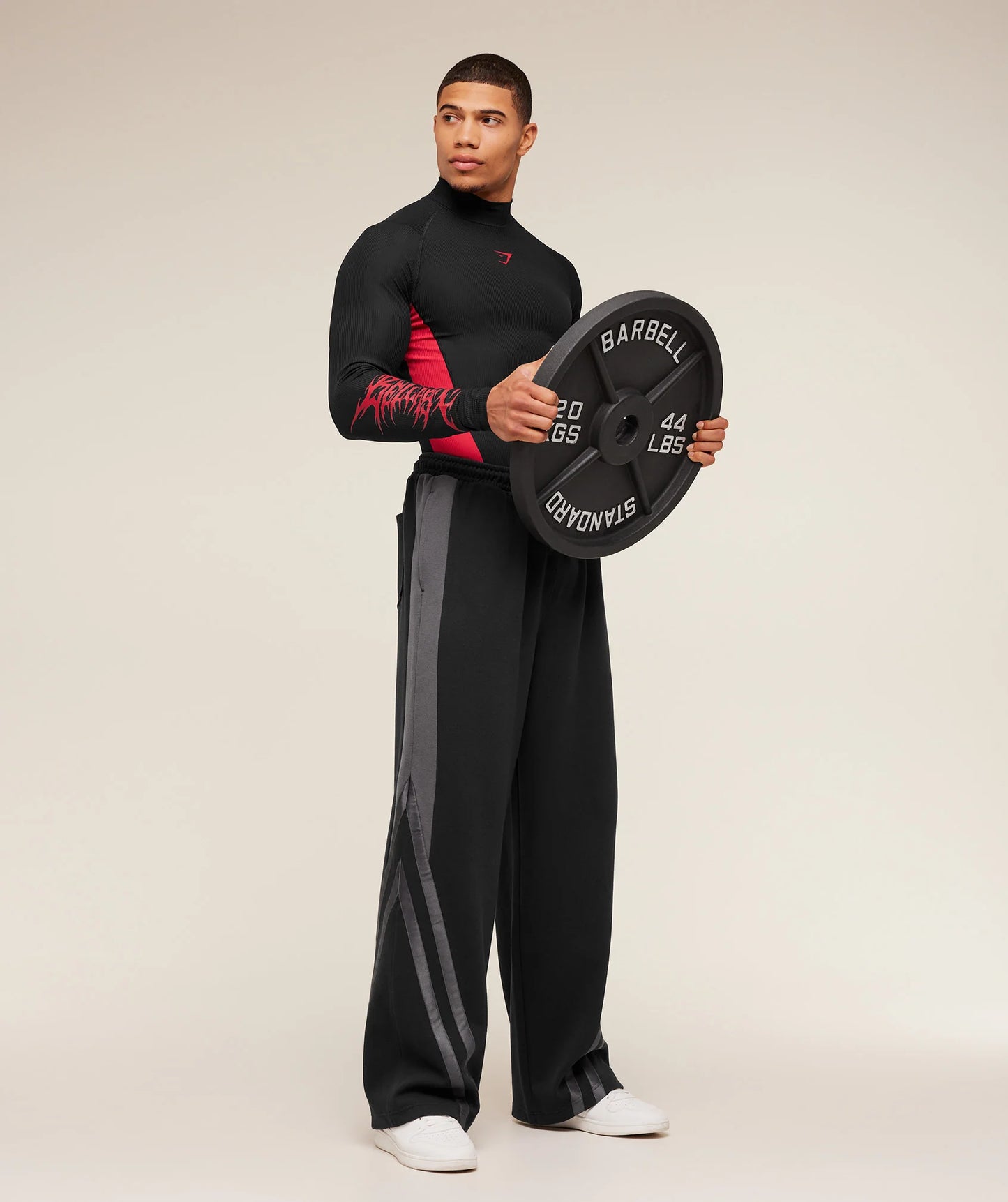 GYMSHARK X CARLOS BELCAST LONG SLEEVE TEE - BLACK/CARMINE RED