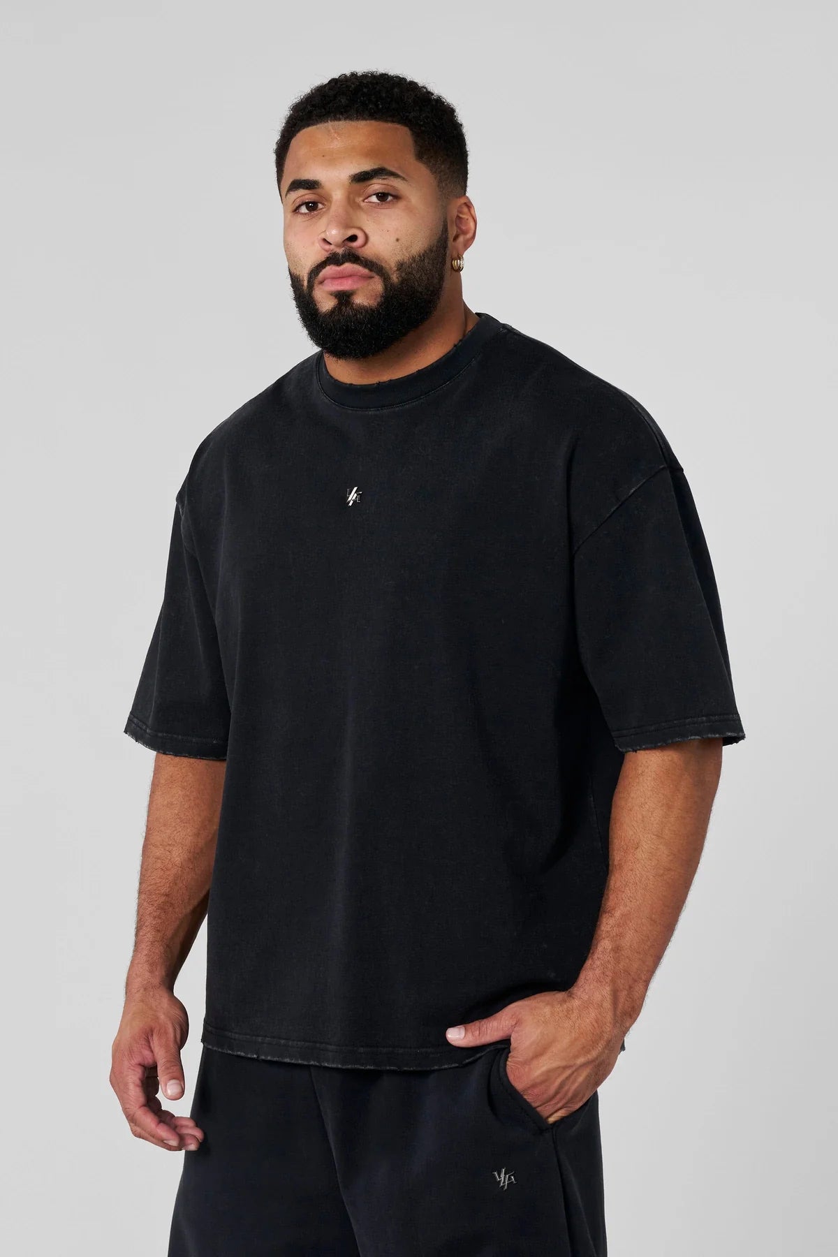 ELEVATED ESSENTIALS - RELAXED TEE